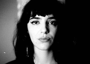 NINA MAIA: INTEIRA